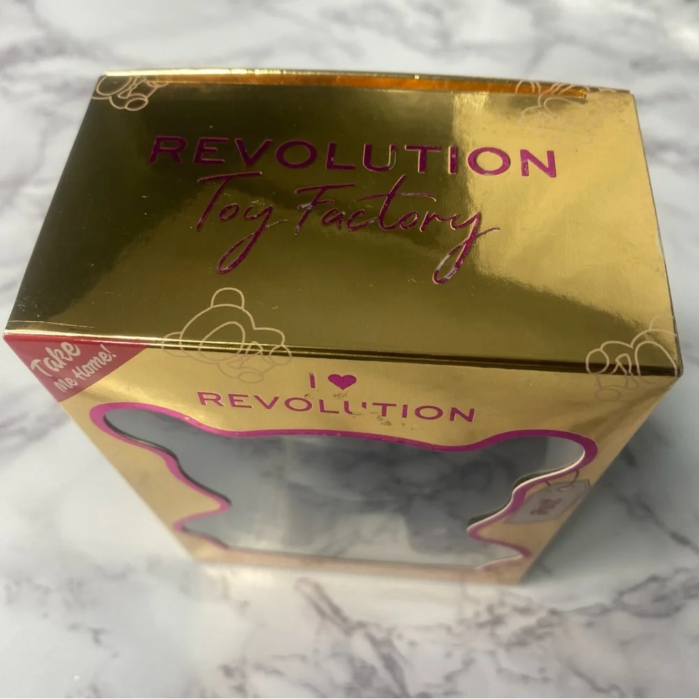 I Heart Revolution Teddy‎ Bear Eyeshadow Palette Jett